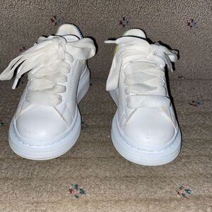 Alexander McQueen white sneaker’s